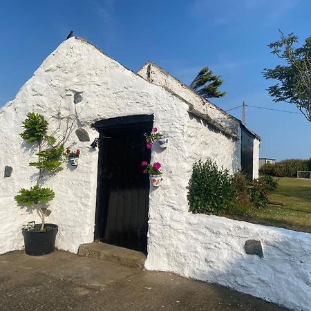 Charming 2 Bed House Near Rhoscolyn Discounts For Villa Holyhead Exterior photo